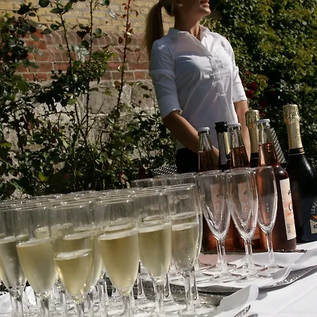 Refsnes Gods - By Classic Norway Moss