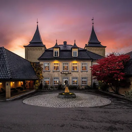 Отель Refsnes Gods - By Classic Norway 4*